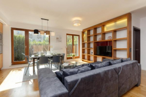 Old Mokotów Spacious Two-bedroom Apartment by Noclegi Renters